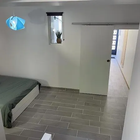 Le Cosy - T2 Avec Petite Cour Dans Centre Historique De Nerac Apartment Exterior photo