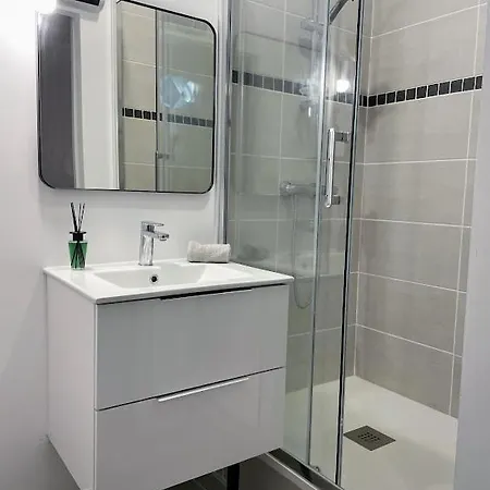 Le Cosy - T2 Avec Petite Cour Dans Centre Historique De Nerac Apartment Exterior photo